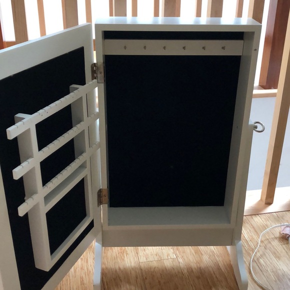 Jewelry Box - Picture 2 of 3